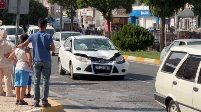 Yaya geçidinden geçen çocuklara çarptı: 2 ölü